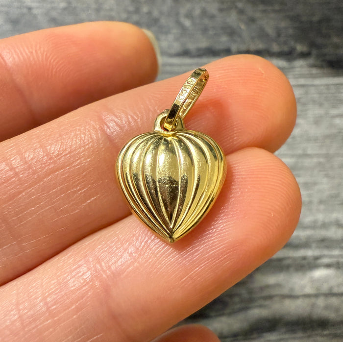 Vintage 14K Gold Fluted Puffy Heart Charm (A)