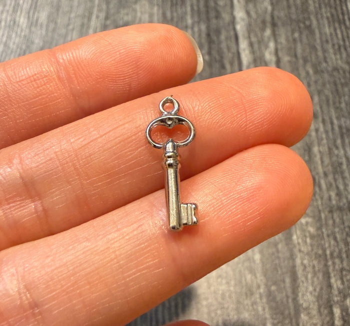 Puffy 18K White Gold Key Charm