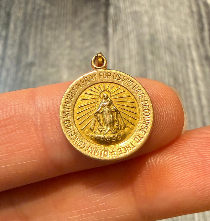 Virgin Mary Medal in 14K Gold