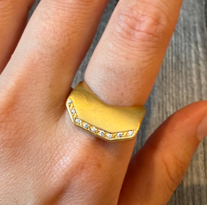 Diamond Cape or Jacket Ring in 18K Gold, Size 8 (I)
