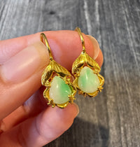Pear Shaped Jade and 21K Gold Dangling Earrings (I)