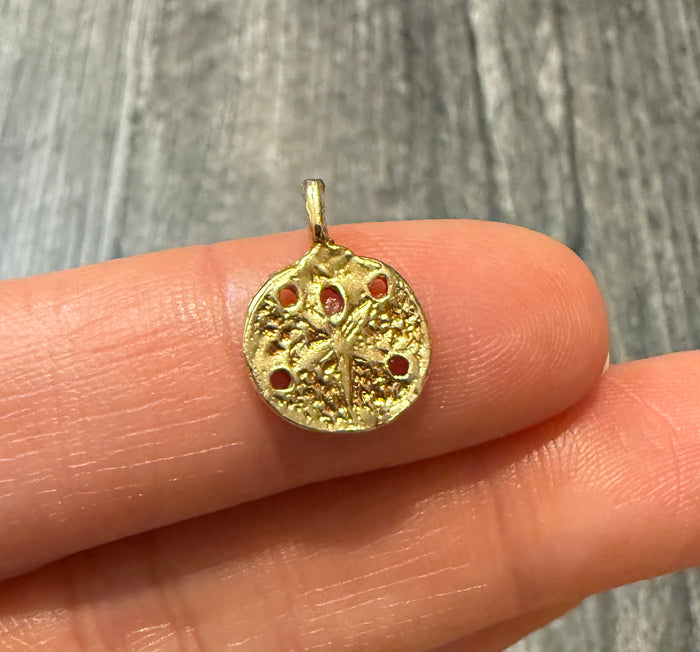 Sand Dollar Charm in 14K Gold