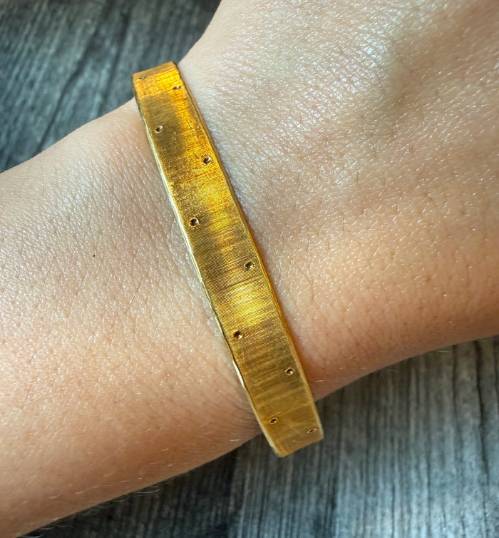 Vintage 18K Gold Flat Edge Bangle (I)
