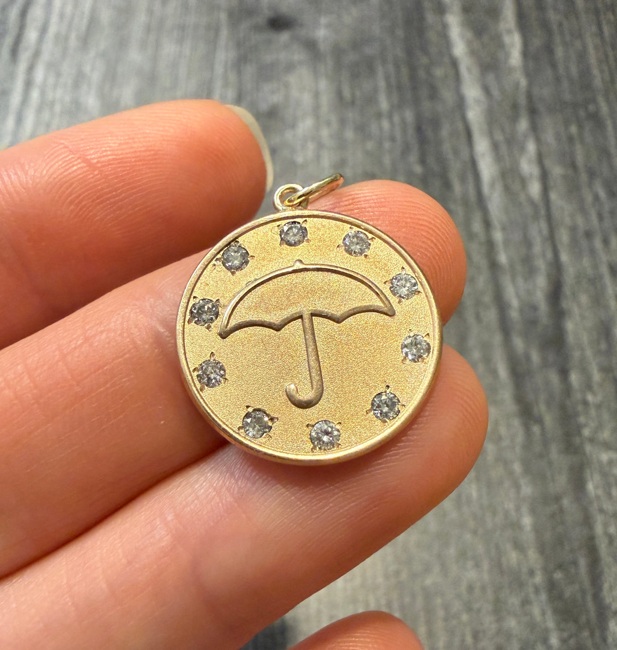 Diamond Umbrella Disc Charm in 10K Gold (1/2)
