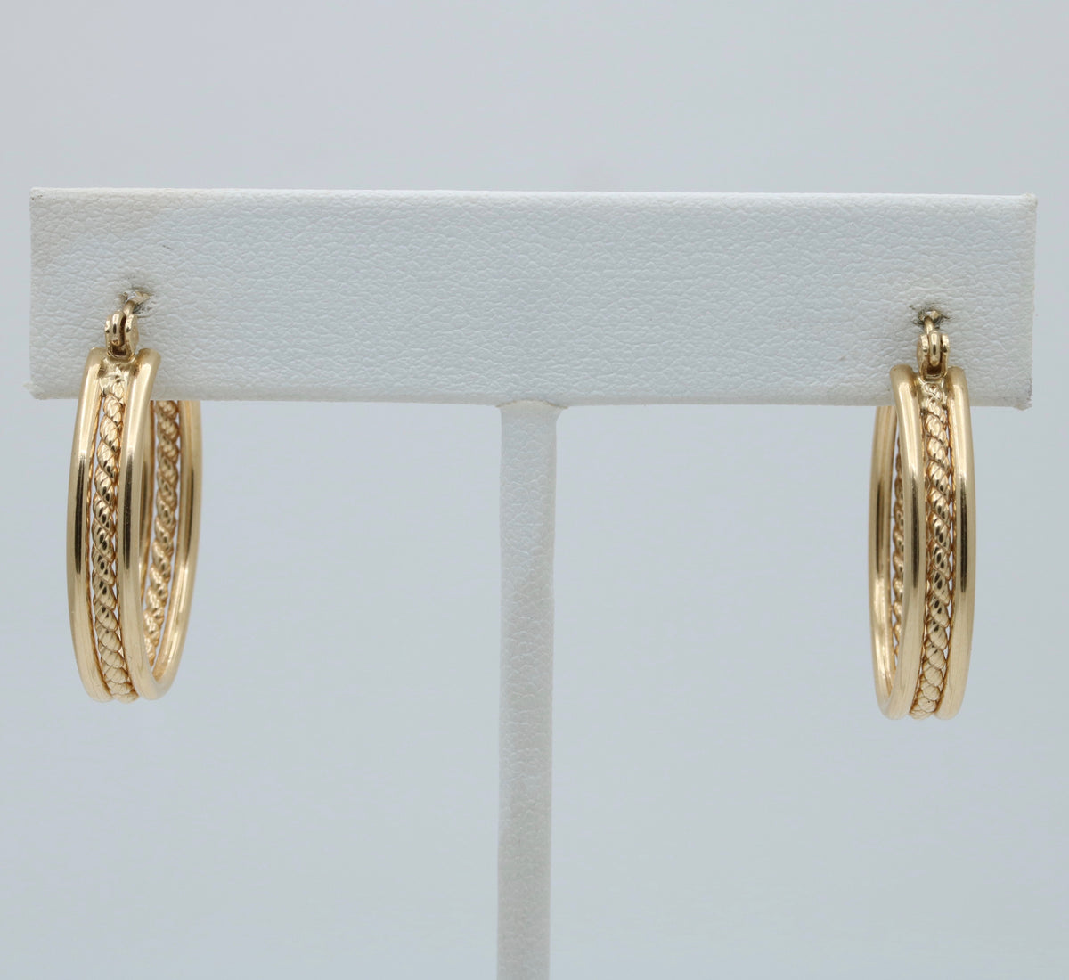 Vintage 14K Gold Twist Oval Hoop Earrings
