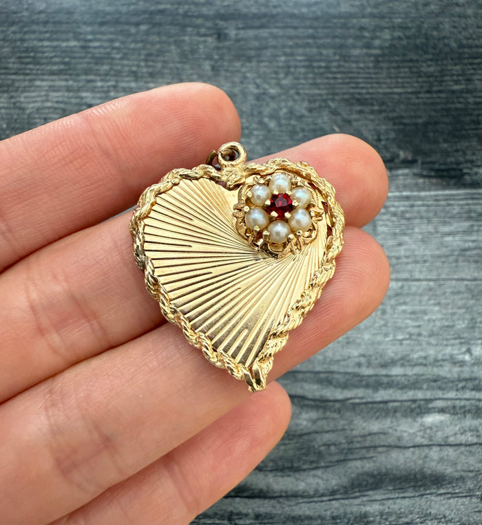 Vintage 14K Gold Engine Turned Heart Charm with Rope Chain Border