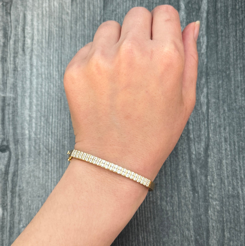 Vintage 2.64 Carat Diamond and 14K Gold Bangle Bracelet