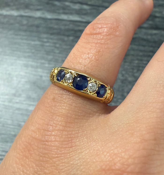 English Sapphire & Diamond Band in 18K Gold (S)