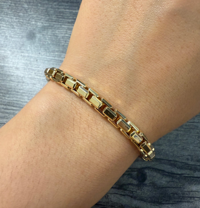 18K Gold Square Link Bracelet, 8.5" Long