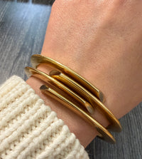 H.Stern 18K Gold Straight Edge Bypass Cuff Bracelet, 2/2