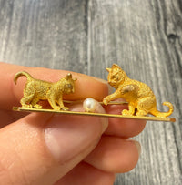 Antique 14K Gold Playing Cats Brooch
