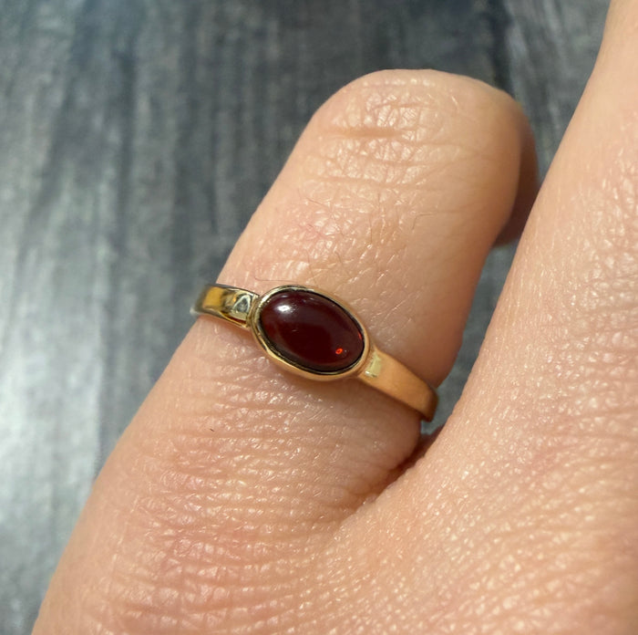 Small Cabochon Garnet and 14K Gold Band (S)