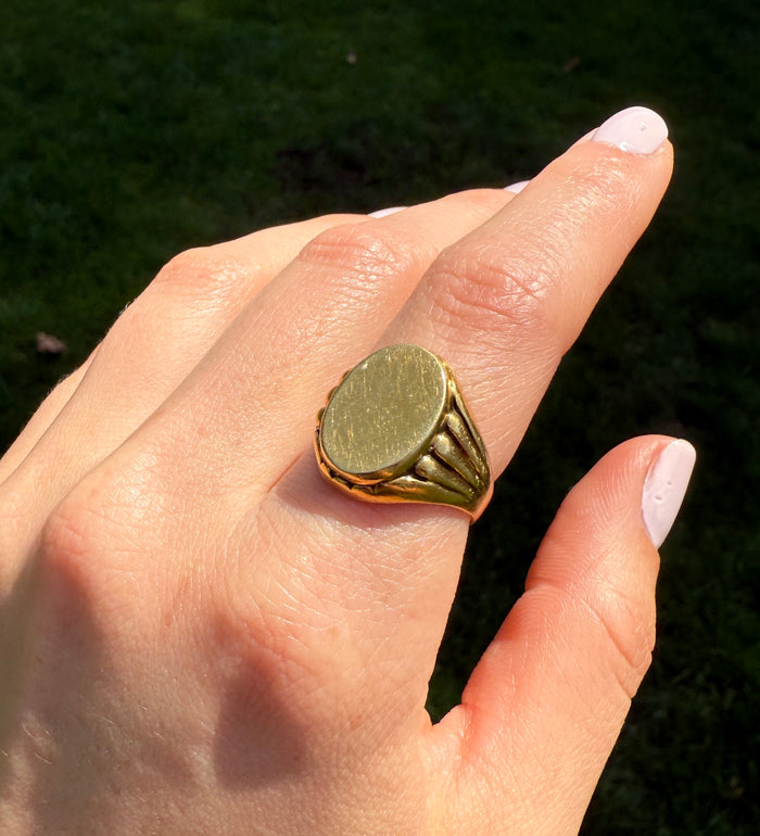 Vintage Fluted 14K Gold Signet Ring