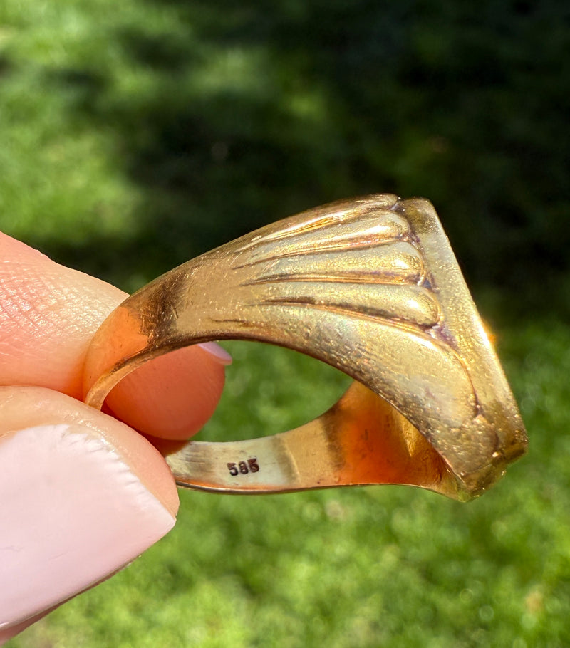 Vintage Fluted 14K Gold Signet Ring