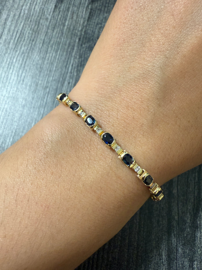Sapphire & Diamond Line Bracelet in 14K Gold (A)