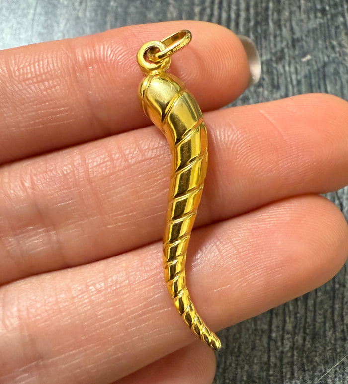 Vintage 18K Gold Twist Italian Horn Charm