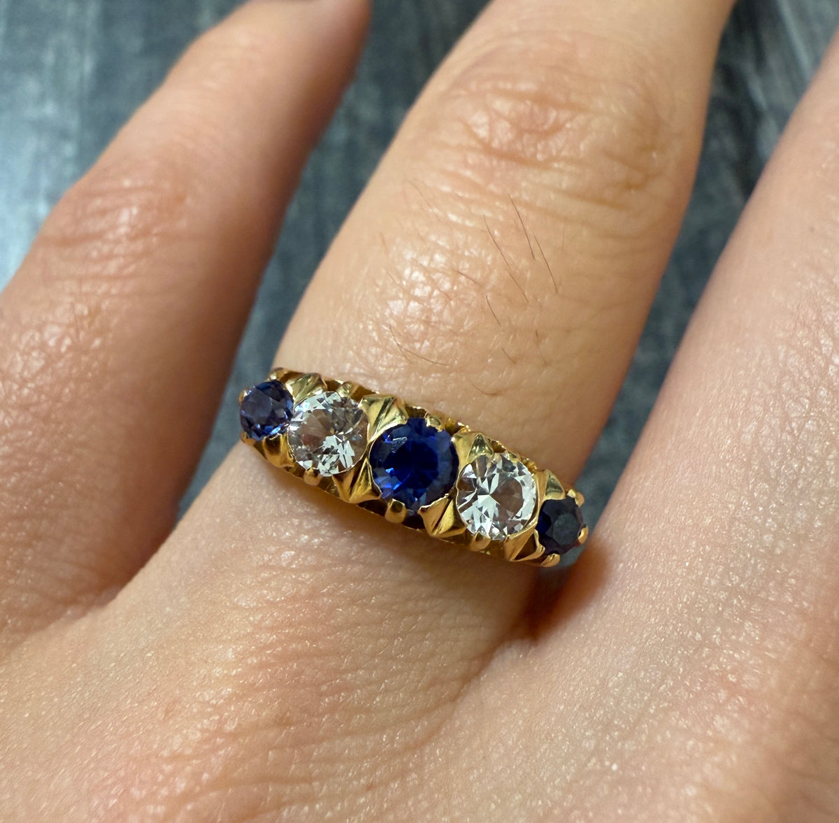 Vintage Five Stone Band in 18K Gold