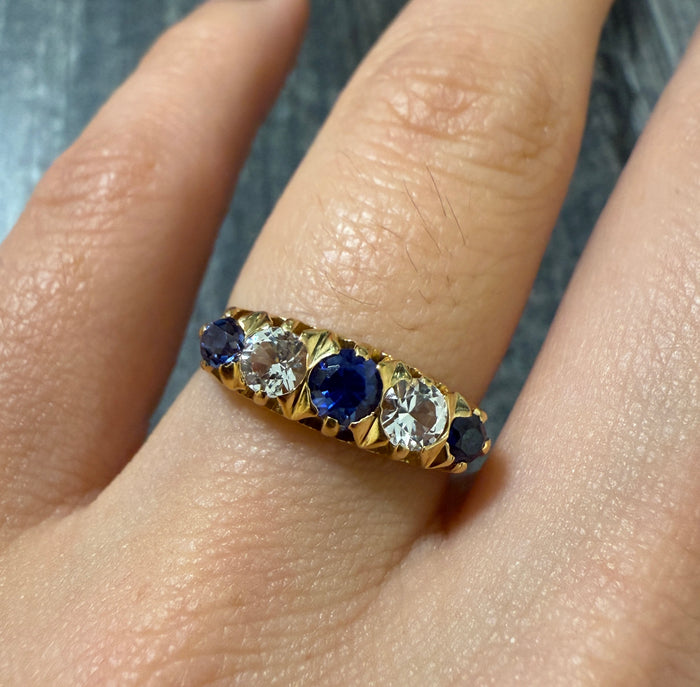 Vintage Five Stone Band in 18K Gold