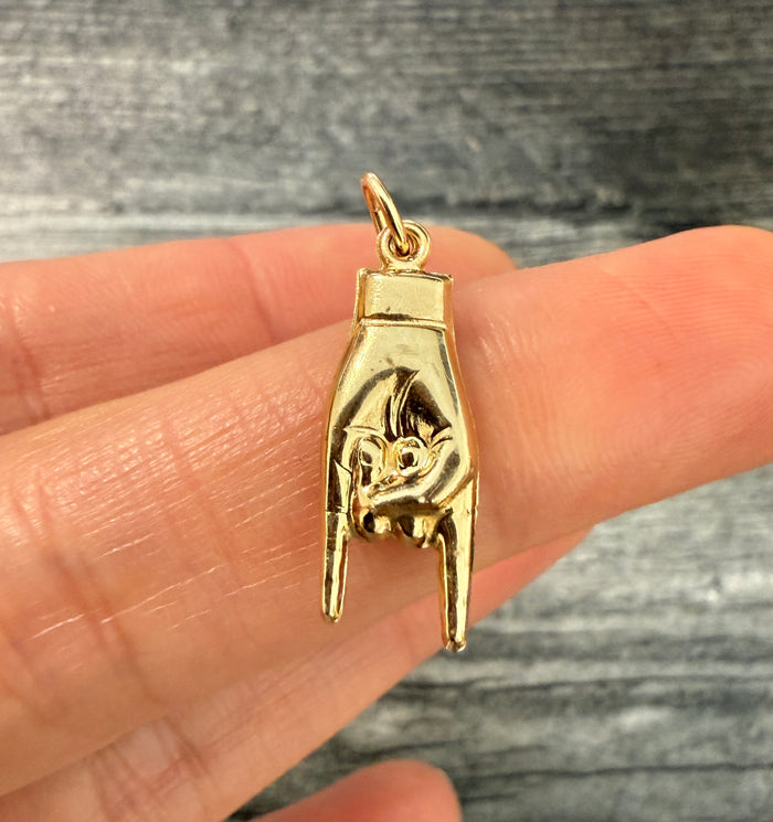 Vintage 14K Gold Mano Cornuto Charm