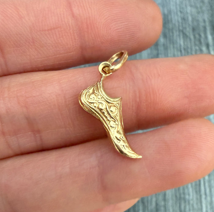 Vintage 18K Gold Curled Toe Shoe Charm