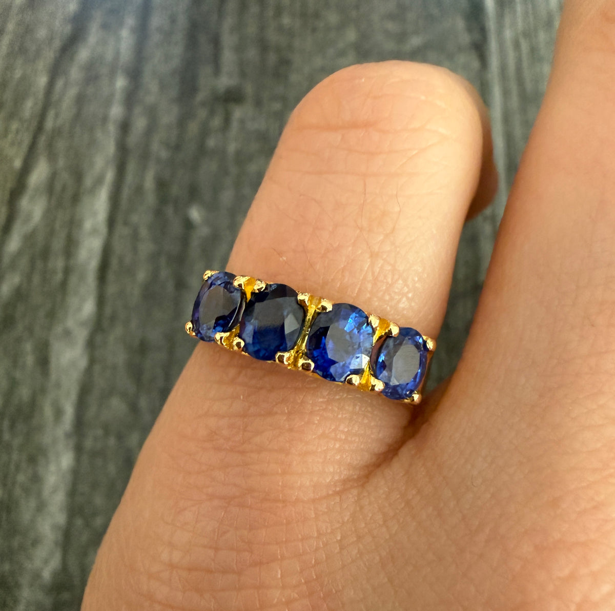 Velvet Blue Sapphire and 18K Gold Band