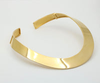 Sleek 18K Gold Collar, Necklace