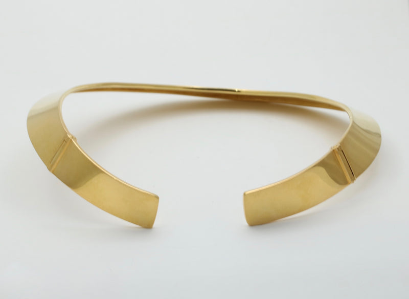 Sleek 18K Gold Collar, Necklace
