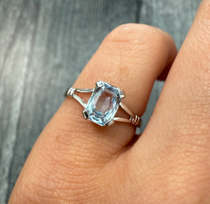 Vintage Aquamarine and 18K White Gold Solitaire Ring