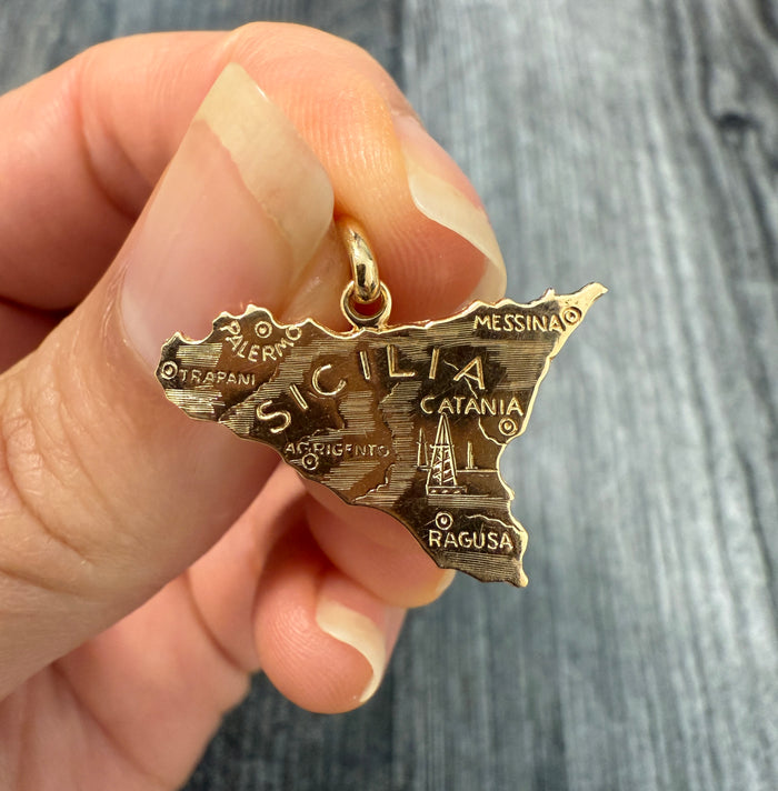 Vintage 18K Gold "SICILIA" Sicily Italy Charm