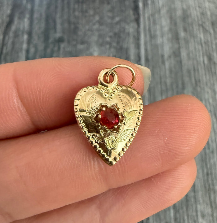 Vintage 14K Gold Puffy Heart Flower Motif Charm (S)