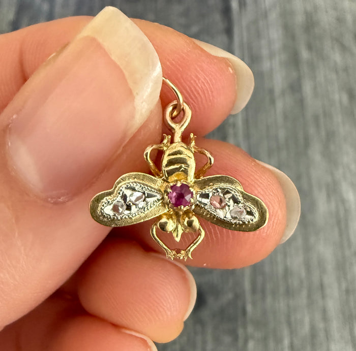 Vintage Diamond and 18K Gold Bee Charm (S)