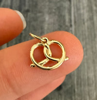 Mini 14K Gold Pretzel Charm (F)