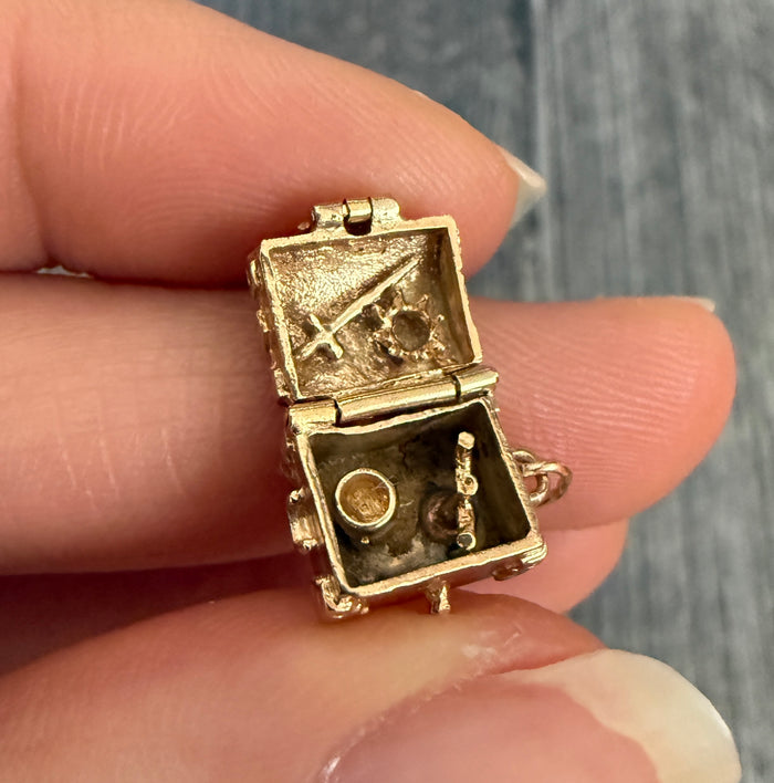 Vintage 9K Gold Articulated Treasure Chest Charm (S)