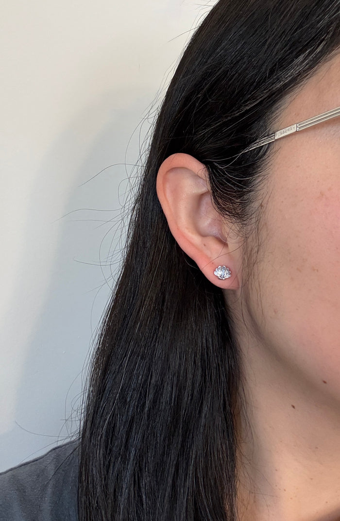 Sapphire and 18K White Gold Seashell Stud Earrings