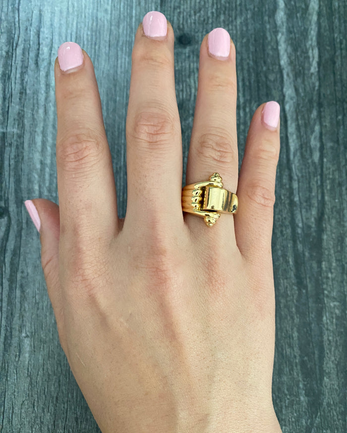 Vintage 18K Gold Tank Style Buckle Ring