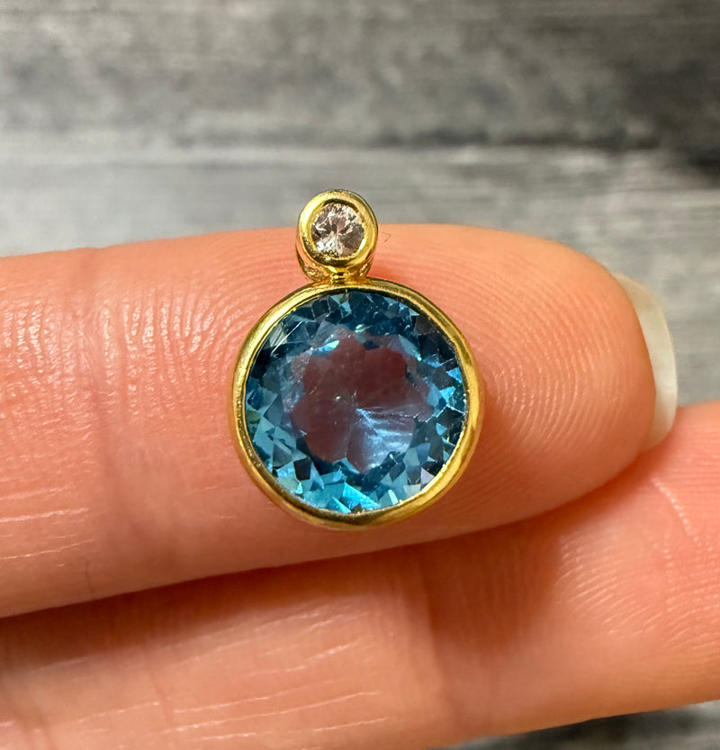 London Blue Topaz and Diamond Charm in 18K Gold (S)