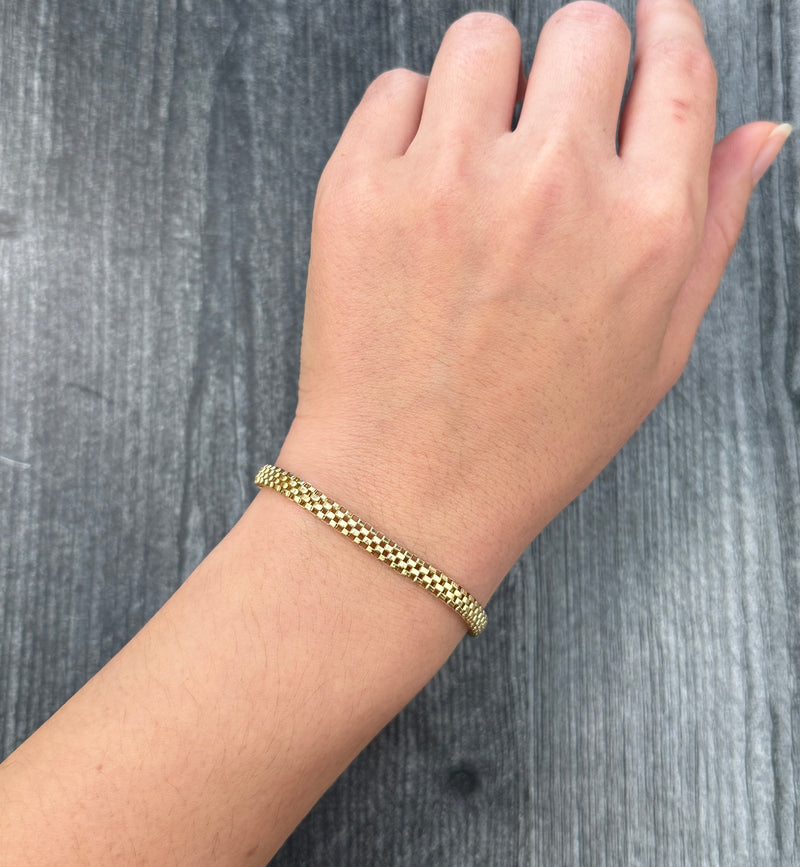 Oversized Toggle Style 14K Gold Checkerboard Mesh Bracelet