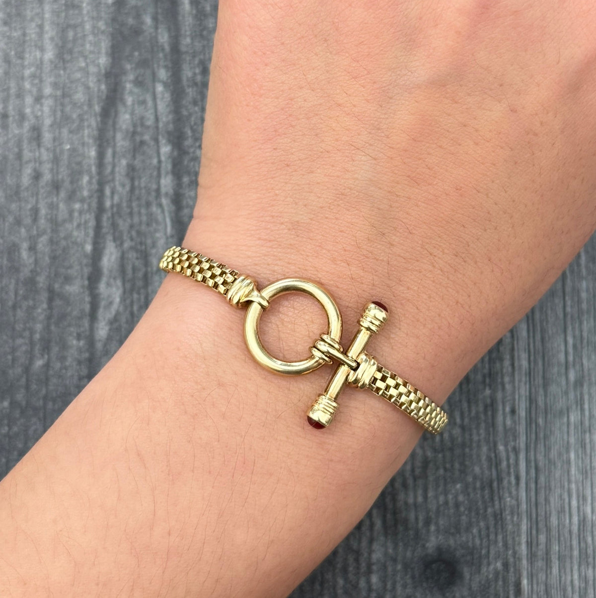 Oversized Toggle Style 14K Gold Checkerboard Mesh Bracelet