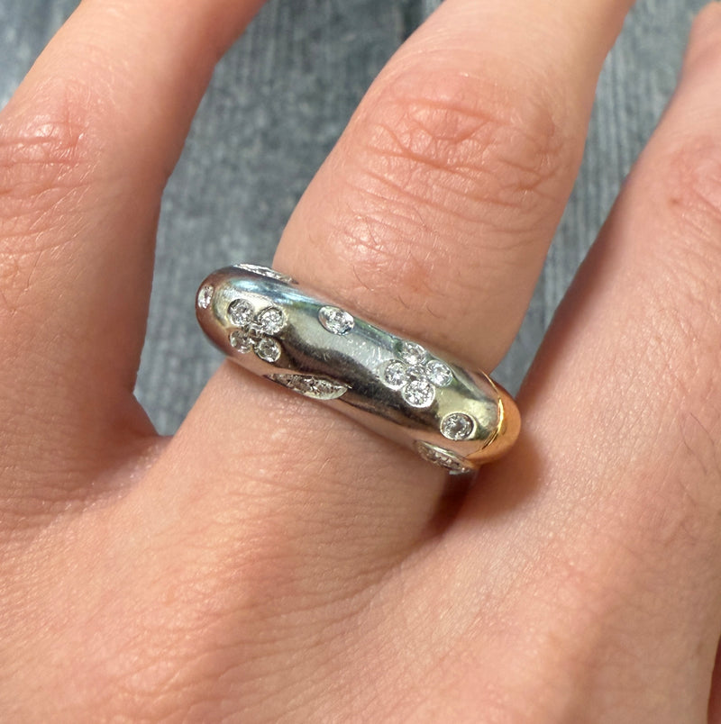 Diamond Flower and 18K Bicolor Gold Squared Ring
