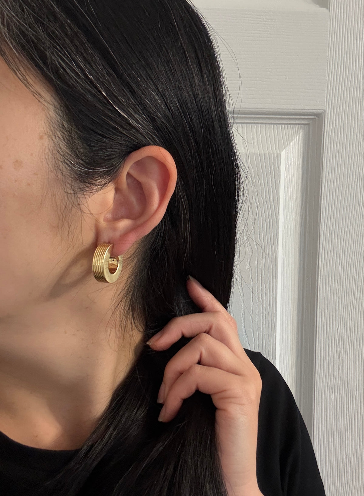 Wide Vintage 14K Gold Ribbed Hoop Earrings