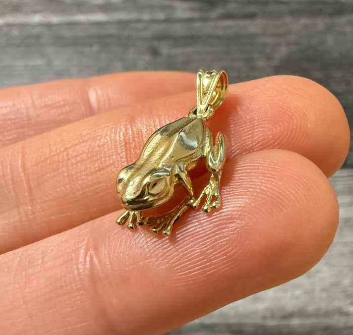 Cute 14K Gold Frog Charm