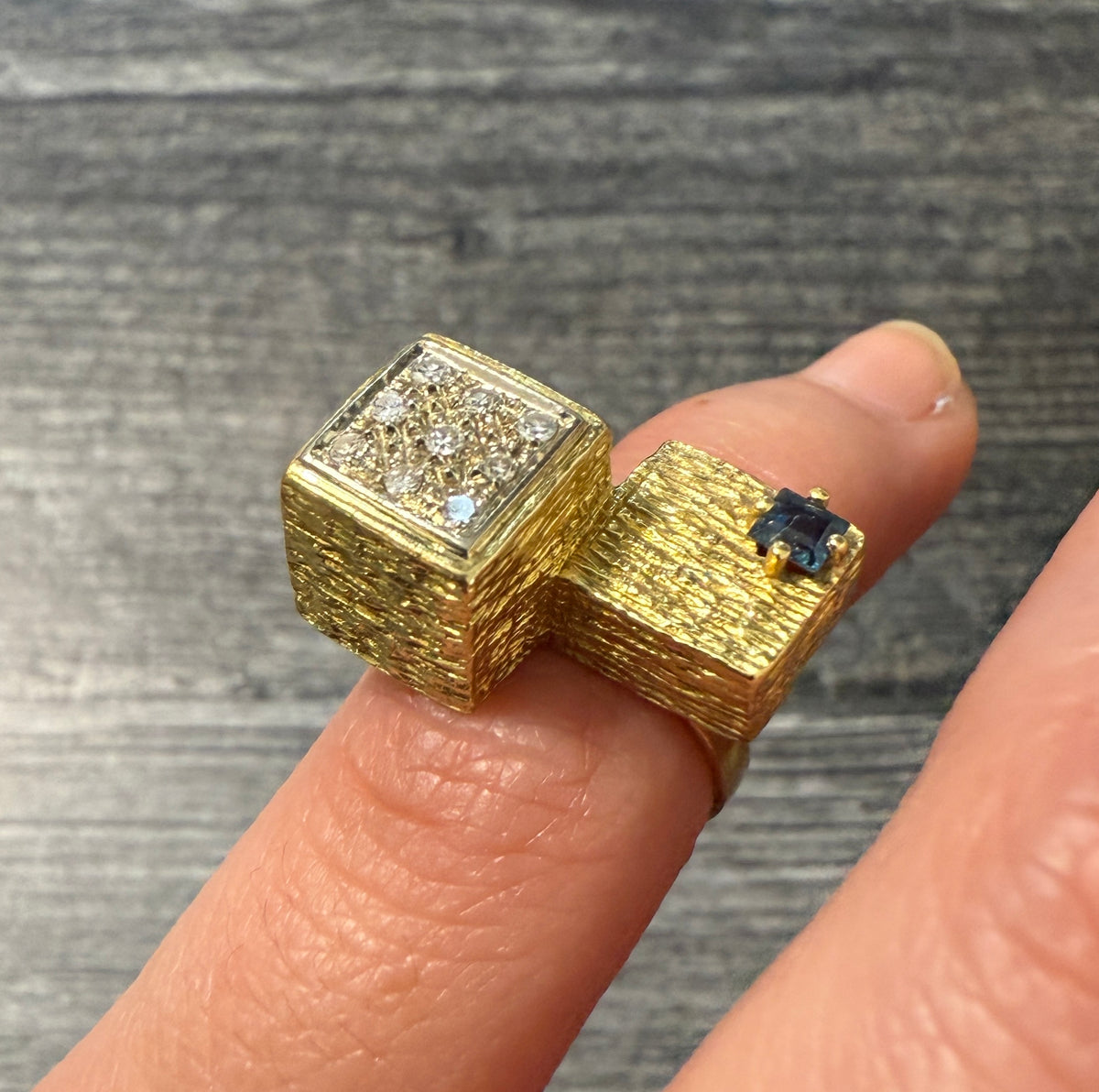 Vintage 1980s Diamond and Sapphire Cube Ring in 18K Gold