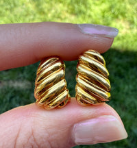 Vintage 18K Gold Ribbed Huggie Earrings