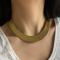 Sleek 18K Gold Collar, Necklace