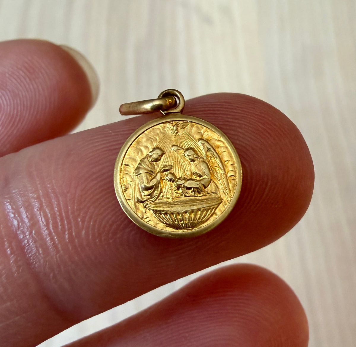 Mini Detailed 18K Gold Baptism Medal