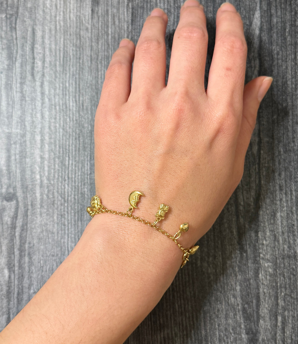 Sweet 18K Gold Charm Bracelet Bangle