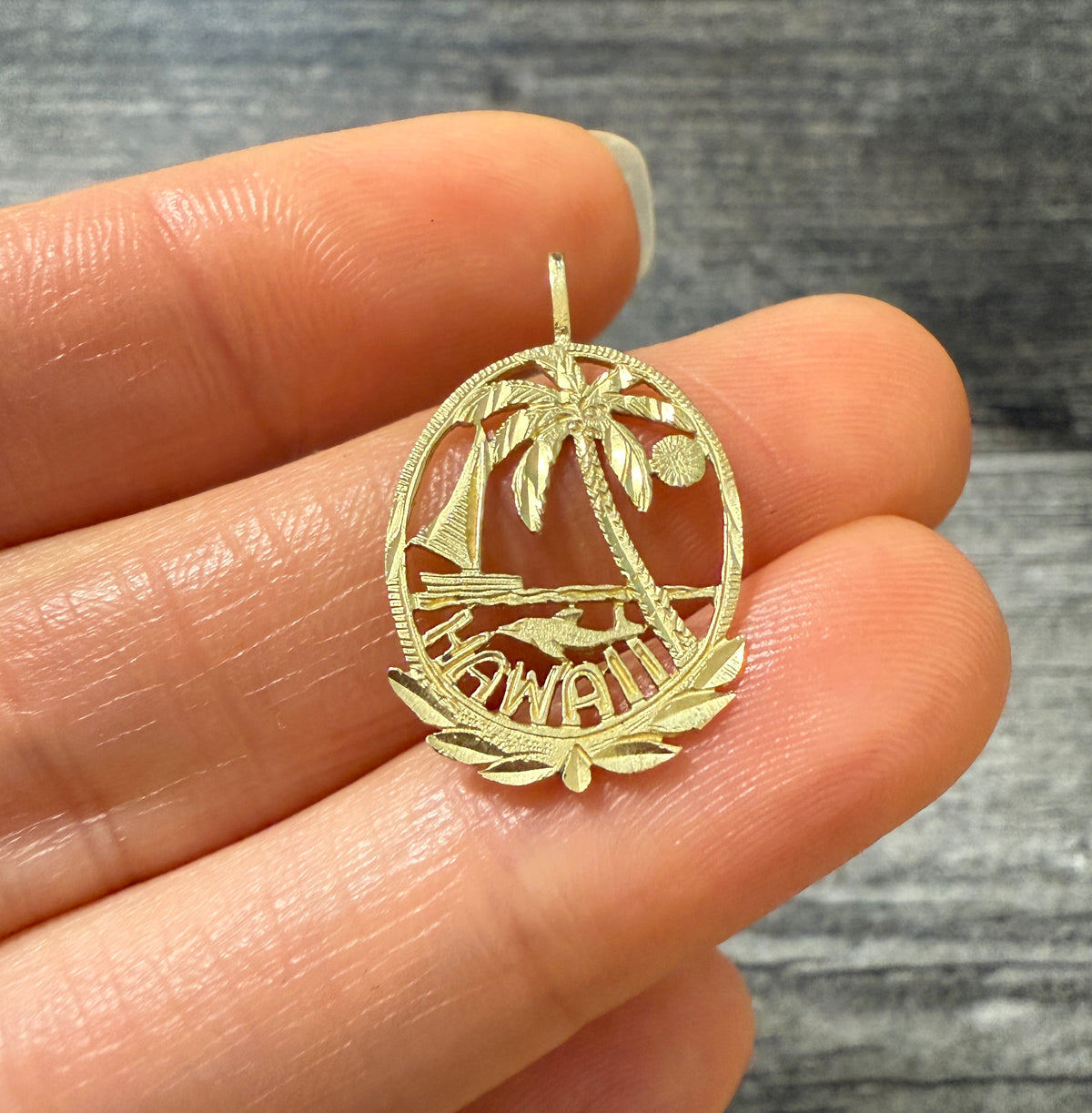 Vintage 14K Gold "HAWAII" Charm (A)