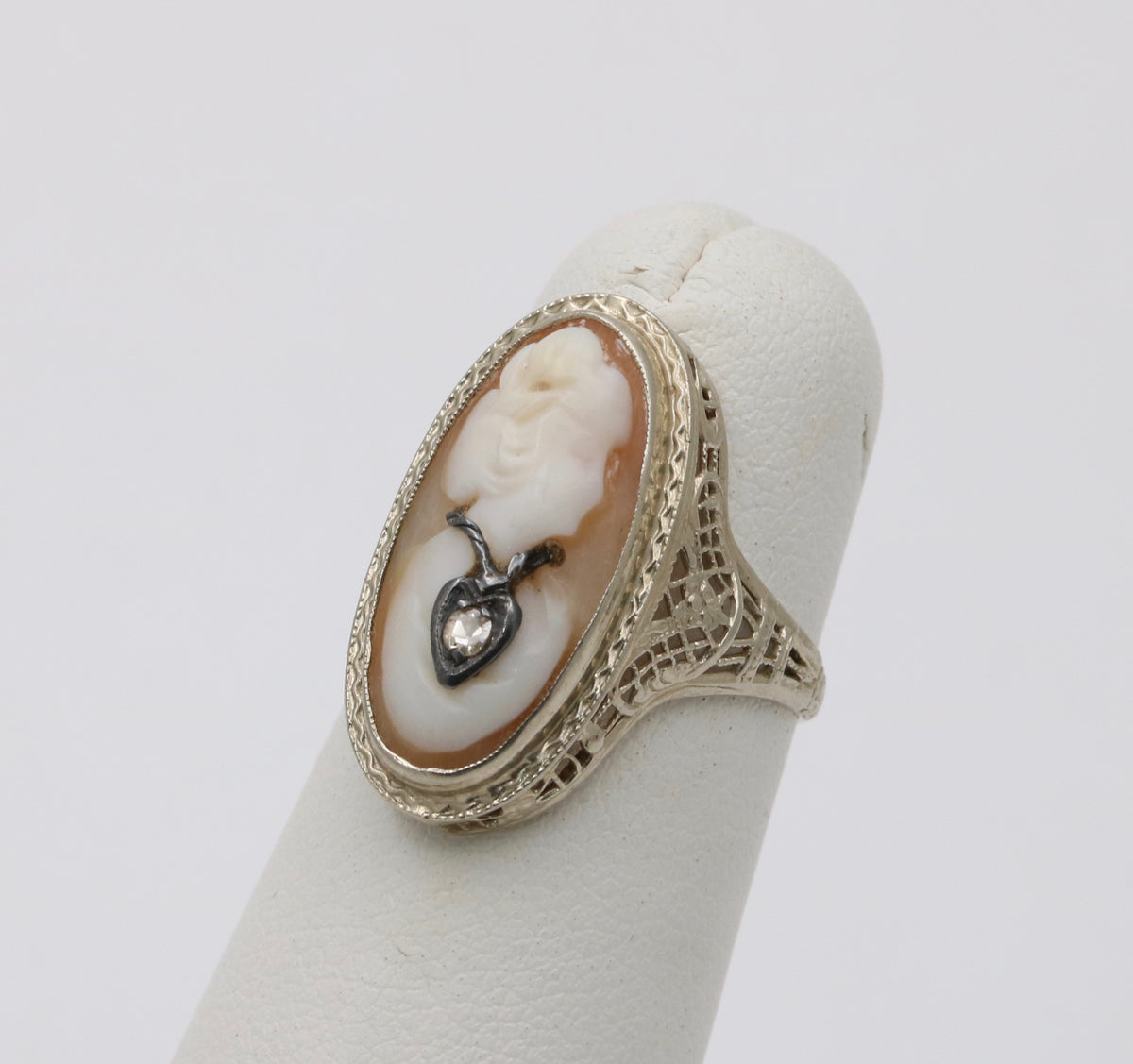 Art Deco 14K Gold and Carved Shell Cameo Ring