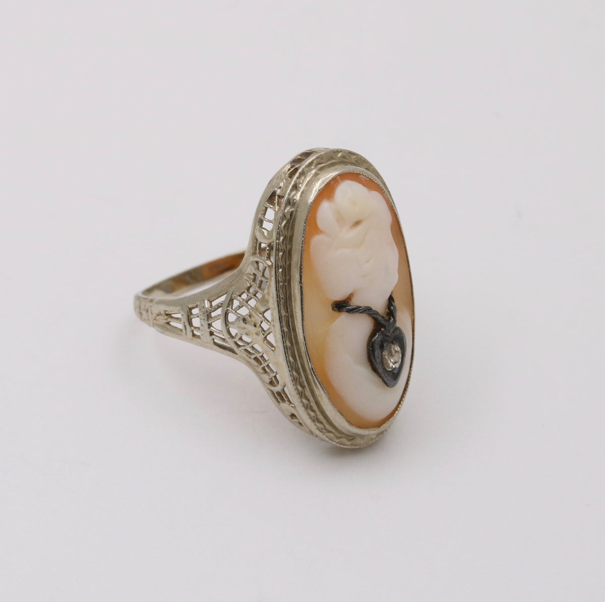 Art Deco 14K Gold and Carved Shell Cameo Ring