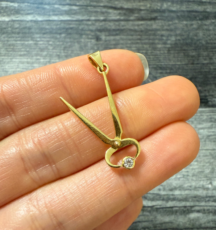 Vintage 18K Gold Jeweler's Plier Charm